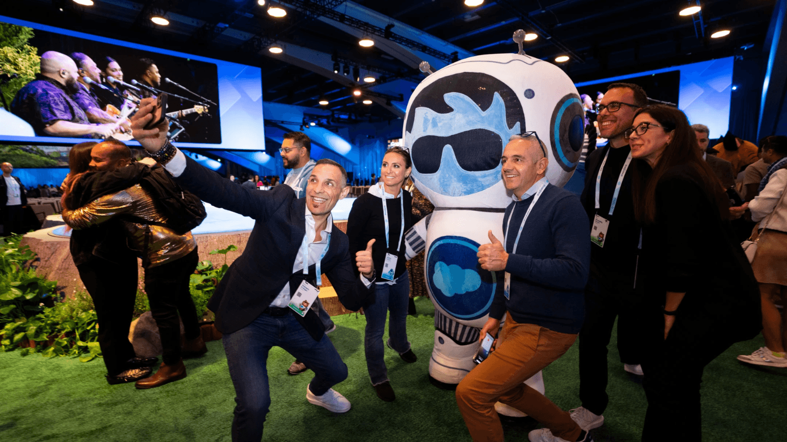 Dreamforce 2026 explores Salesforce Agentforce for customer experience leaders.