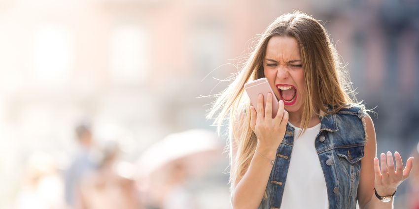 10 De-Escalation Techniques to Calm Down Even the Angriest Customers - CX Today News