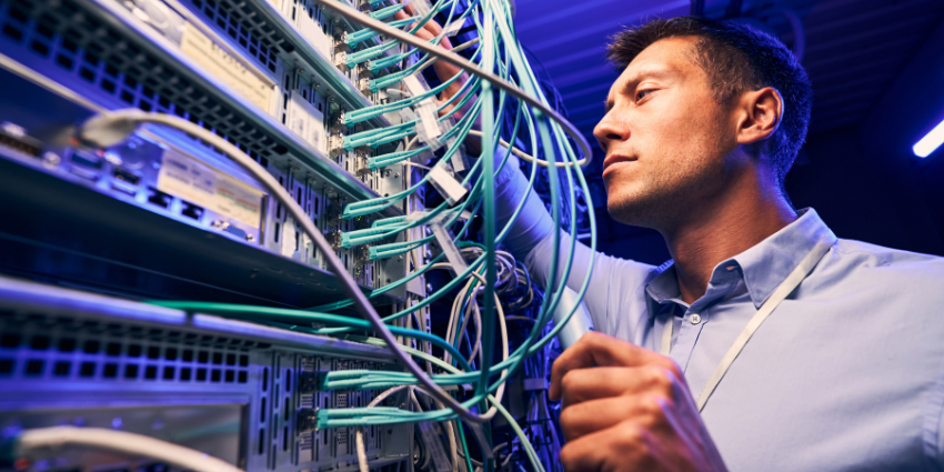 Explore the latest CX infrastructure research on outages, incident management maturity, observability, and what analysts say about CX operations.